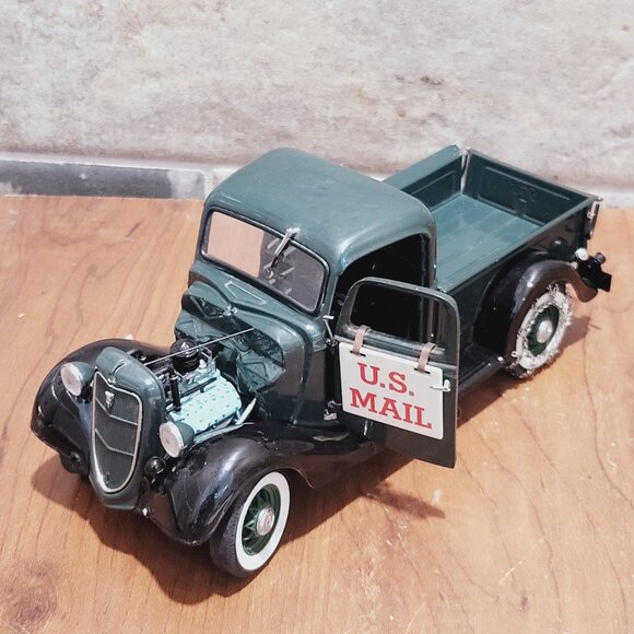 The Danbury Mint 1935 US  Mail Truck 1997 USPS 1:24 Scale Die Cast Metal Missing - Picture 16 of 16
